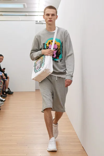 Look 35